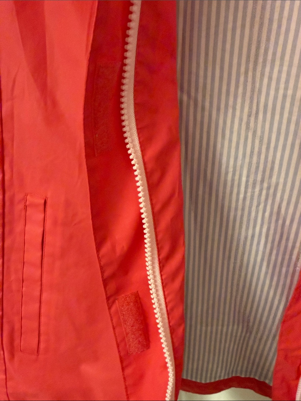 The Black Dog Pink Hooded Rain Jacket - Picture 6 of 7